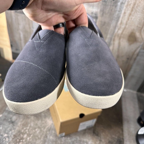 TOMS Bloomingdales Men\'s Slip On Loafer Size‎ 11 Gray Suede Emboidered Shoe main image 10